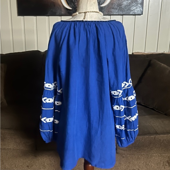 Benaras by Citrus • Size Large • Blue/White • Aztec Embroidery Boho Blouse - Picture 9 of 11